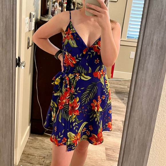 Women’s Lush Dress - Picture 1 of 9